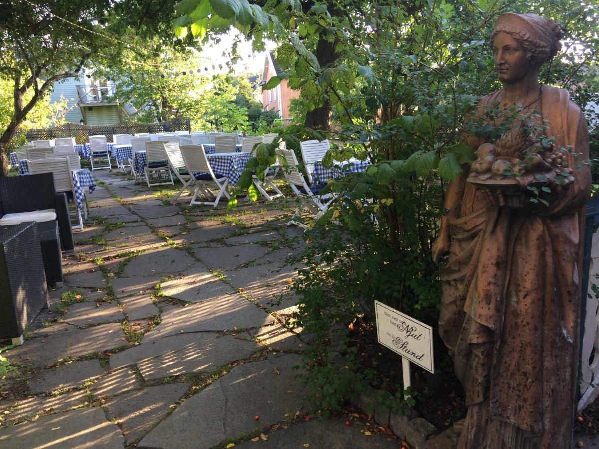 Hotel Pensionat Granparken Norrtälje Esterno foto