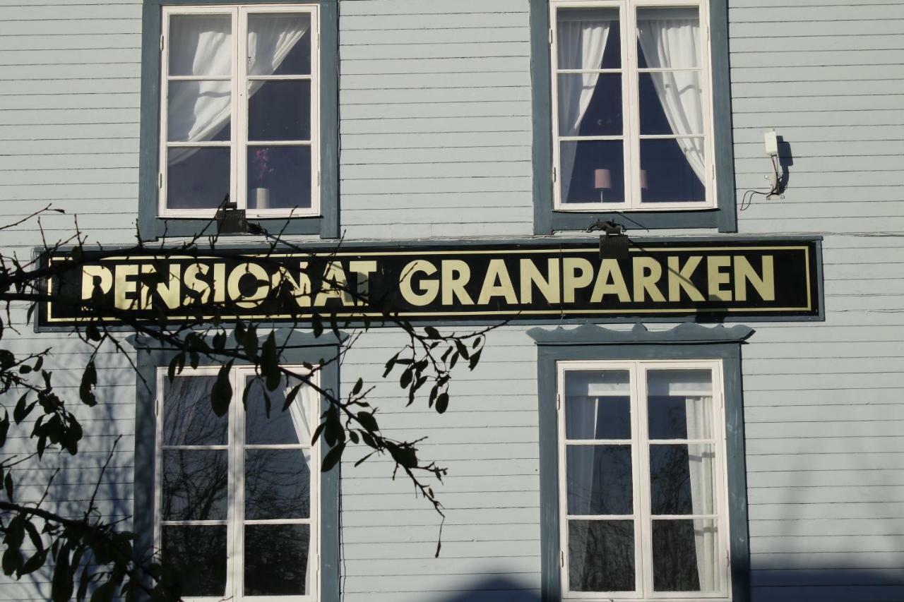 Hotel Pensionat Granparken Norrtälje Esterno foto